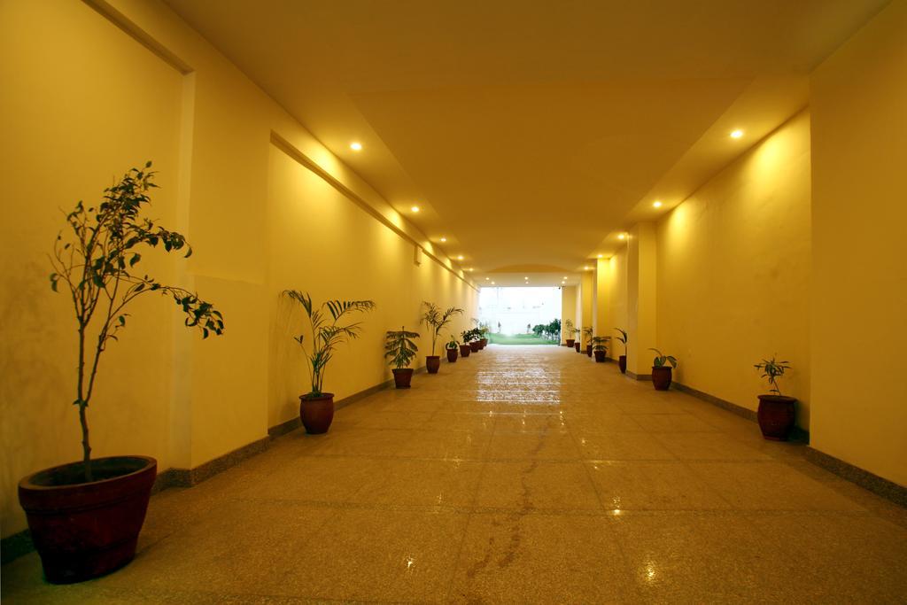 Continent Nakodar Hotel & Resorts Extérieur photo