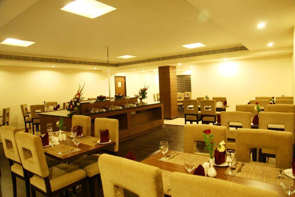 Continent Nakodar Hotel & Resorts Extérieur photo