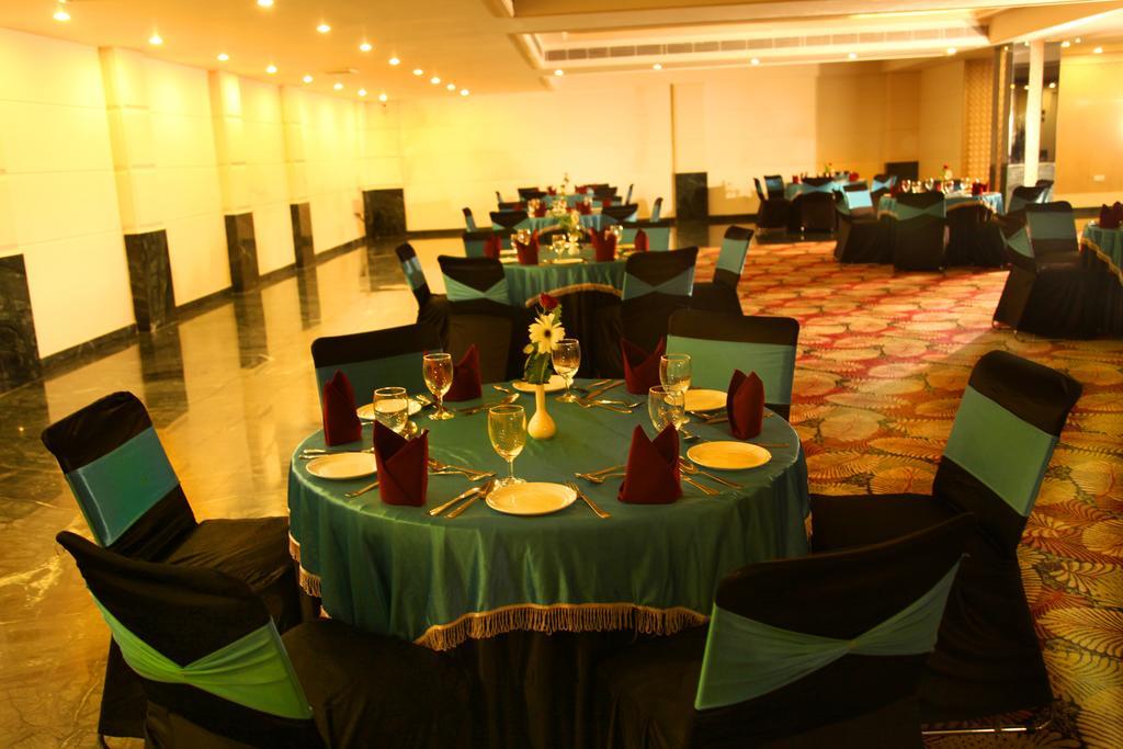 Continent Nakodar Hotel & Resorts Extérieur photo