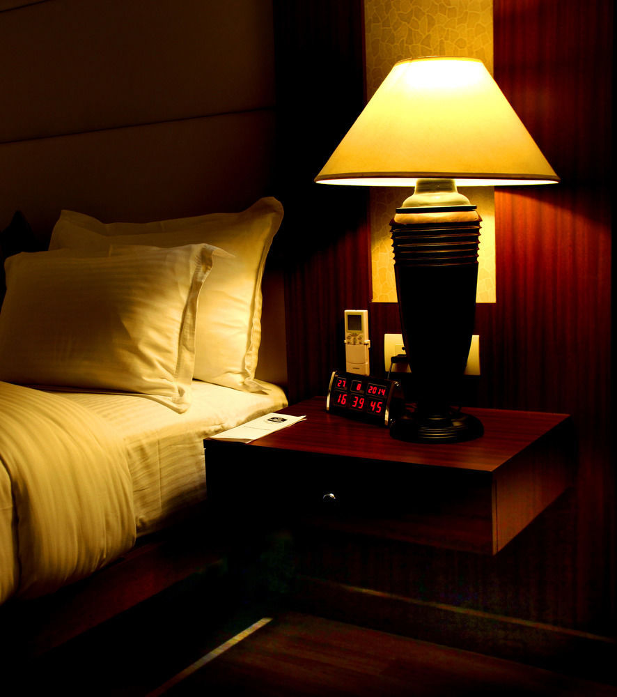 Continent Nakodar Hotel & Resorts Extérieur photo
