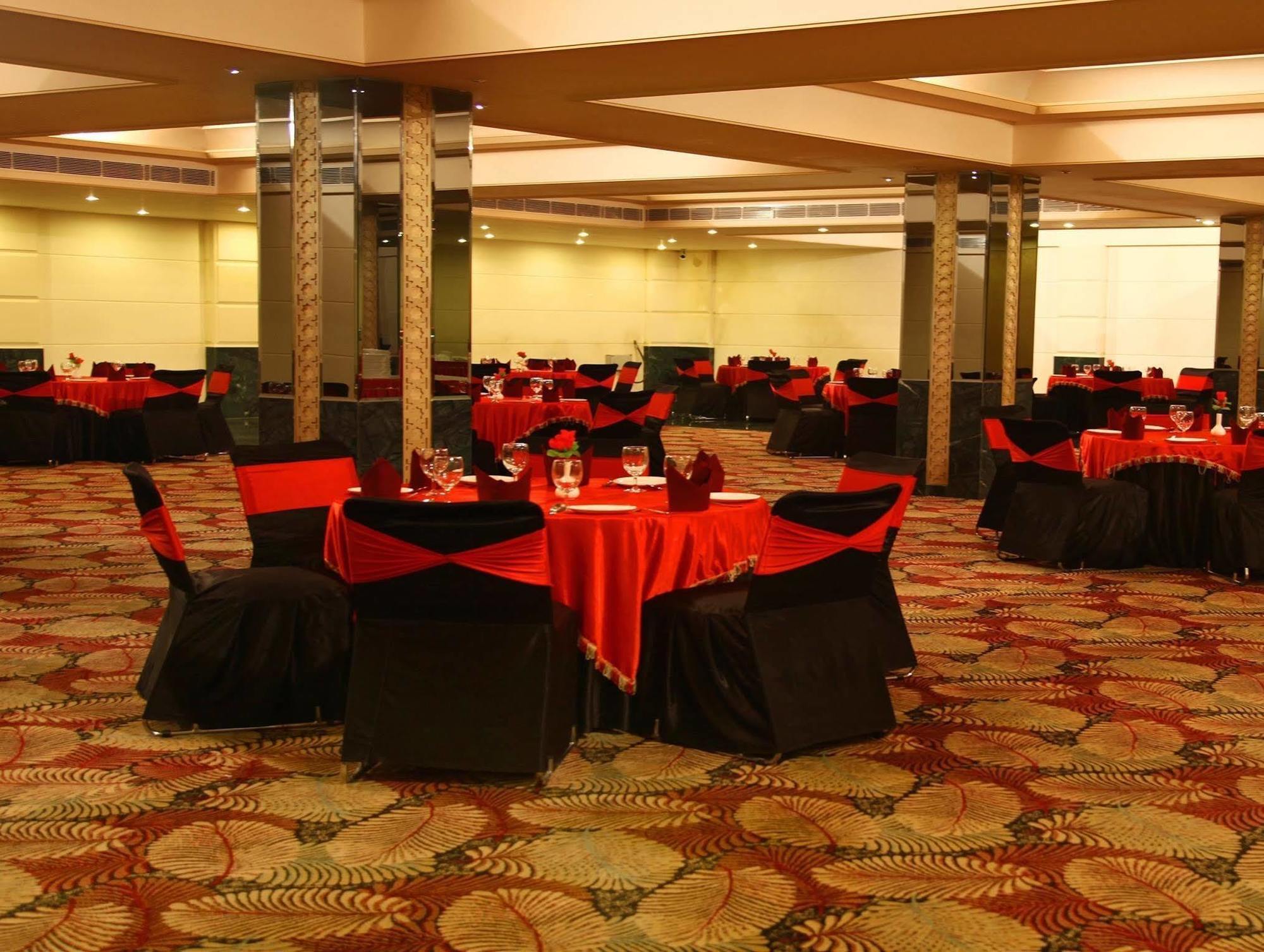 Continent Nakodar Hotel & Resorts Extérieur photo