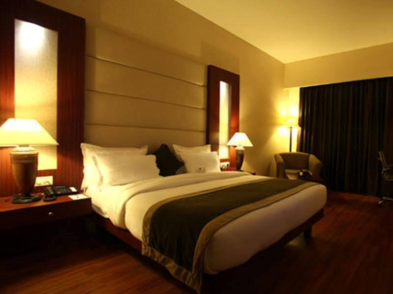 Continent Nakodar Hotel & Resorts Extérieur photo